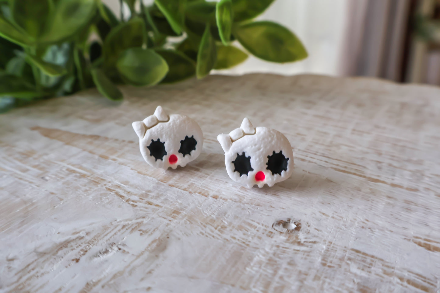 Bow Skull Studs