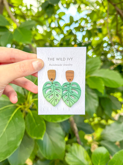 Wooden Ombre Monstera Leaves